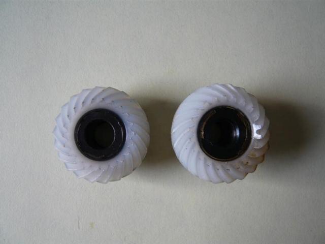 Singer - Zahnraeder 7mm u.6,2mm schraege Verzahnung